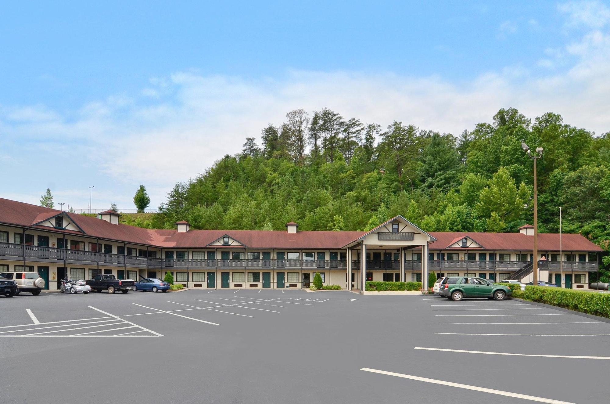 Amerivu Inn & Suites - Helen - Downtown Esterno foto